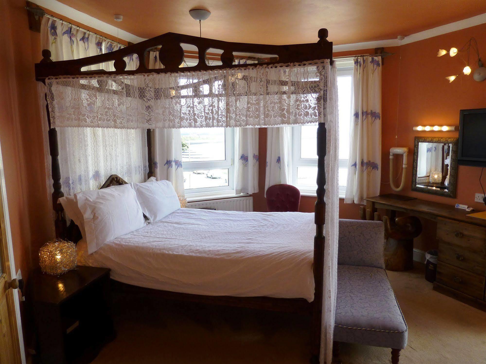 The Hotel Continental Харуич Екстериор снимка